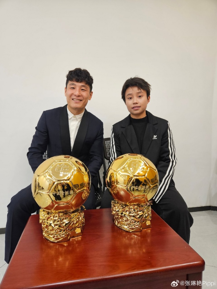  張琳艷社媒曬與武磊合照：感謝、榮幸、幸運，祝磊哥早日康復