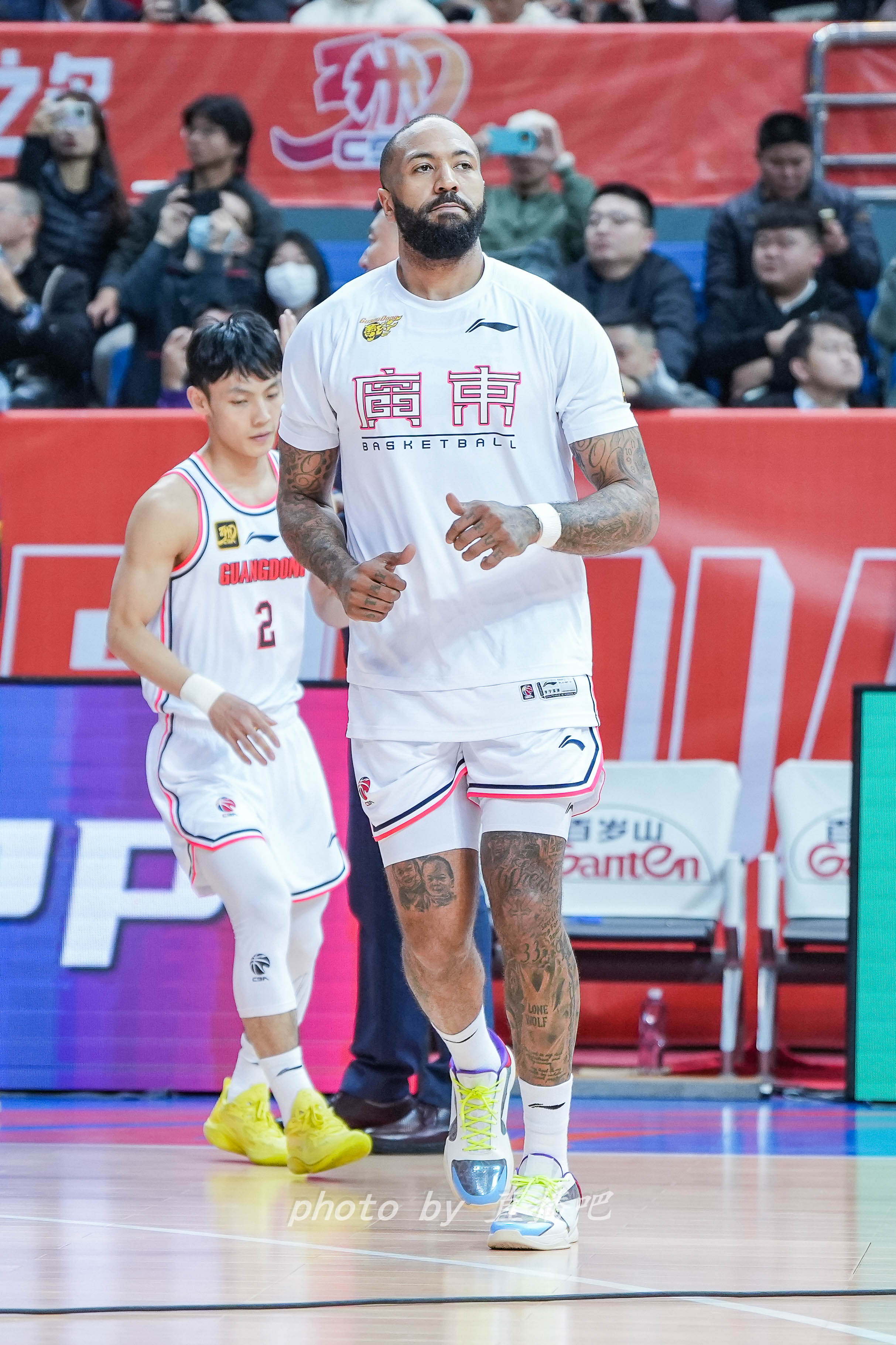  打得不錯！36歲吉倫沃特原本的第三外援卻成廣東男籃的真大腿
