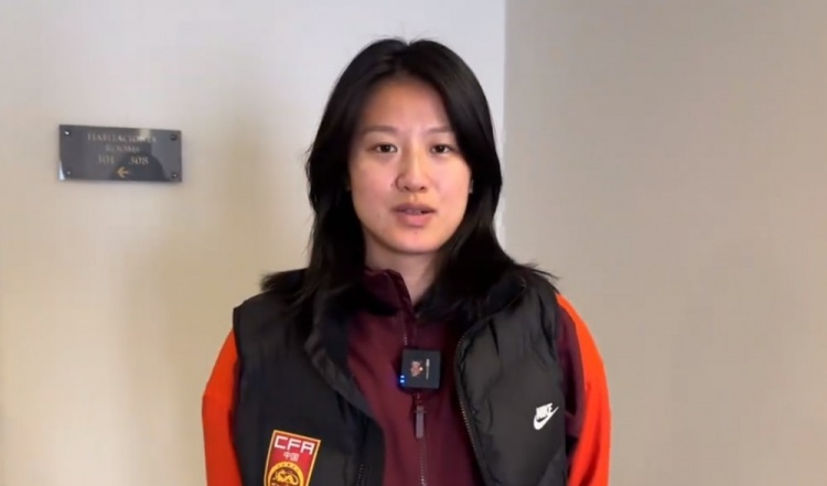  汪琳琳：范迪克是我的偶像和目標(biāo)，希望變成他那樣全面的中后衛(wèi)