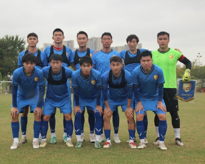 穆謝奎連入兩球?qū)⒈确帜孓D(zhuǎn)，大連鯤城2-1戰(zhàn)勝山西崇德榮海