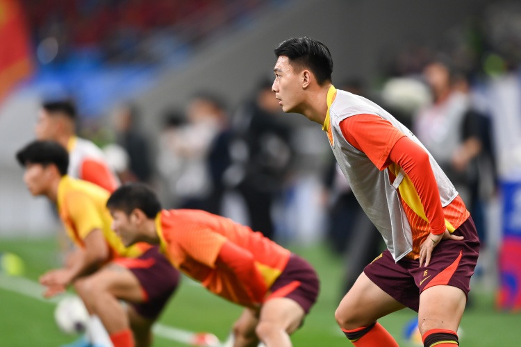  足球報(bào)：張玉寧、蔣圣龍均有不同程度傷病，伊萬未讓在熱身賽出場(chǎng)