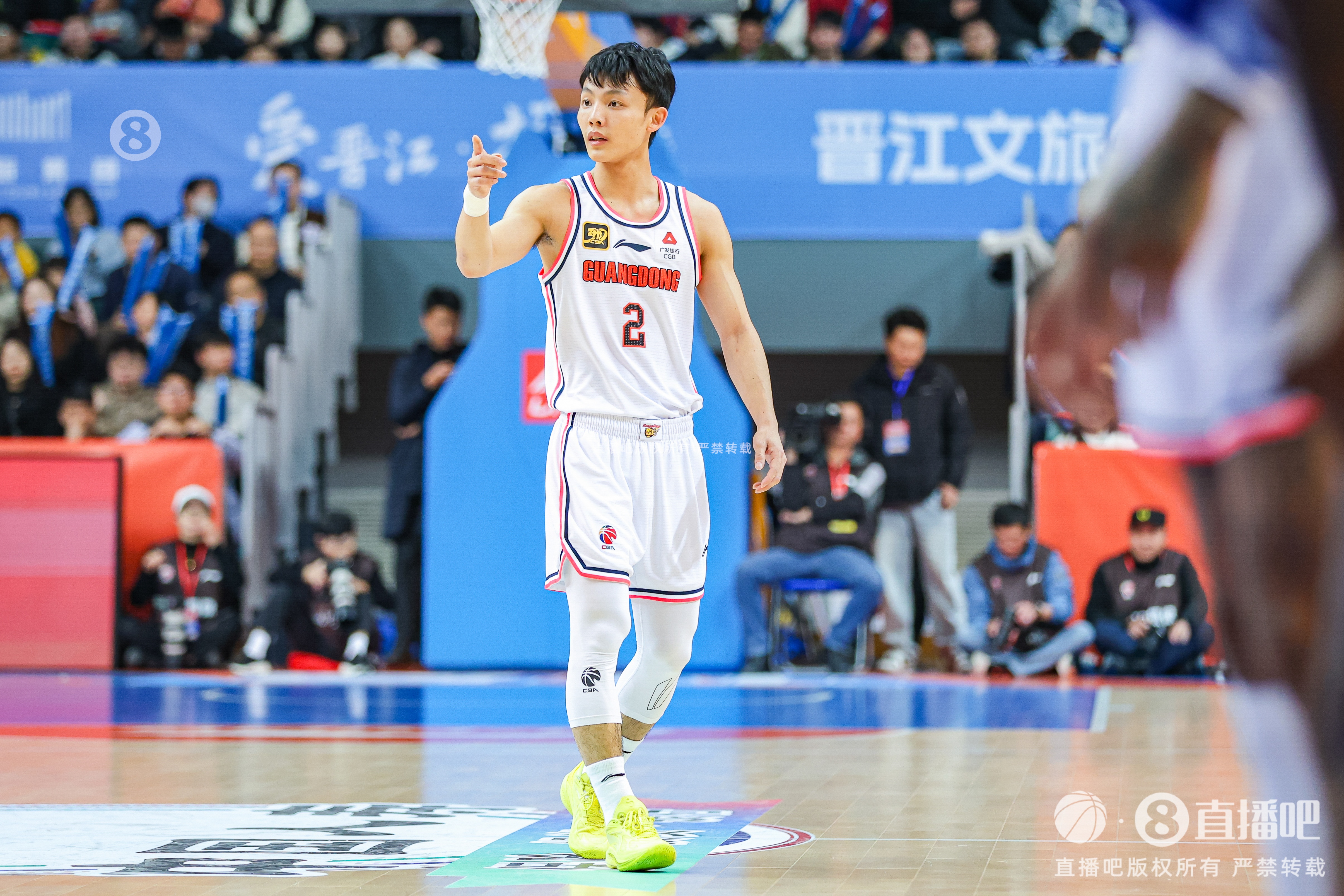  徐杰：身高不是打籃球的唯一標(biāo)準(zhǔn) 努力、勤奮、自律也是天賦