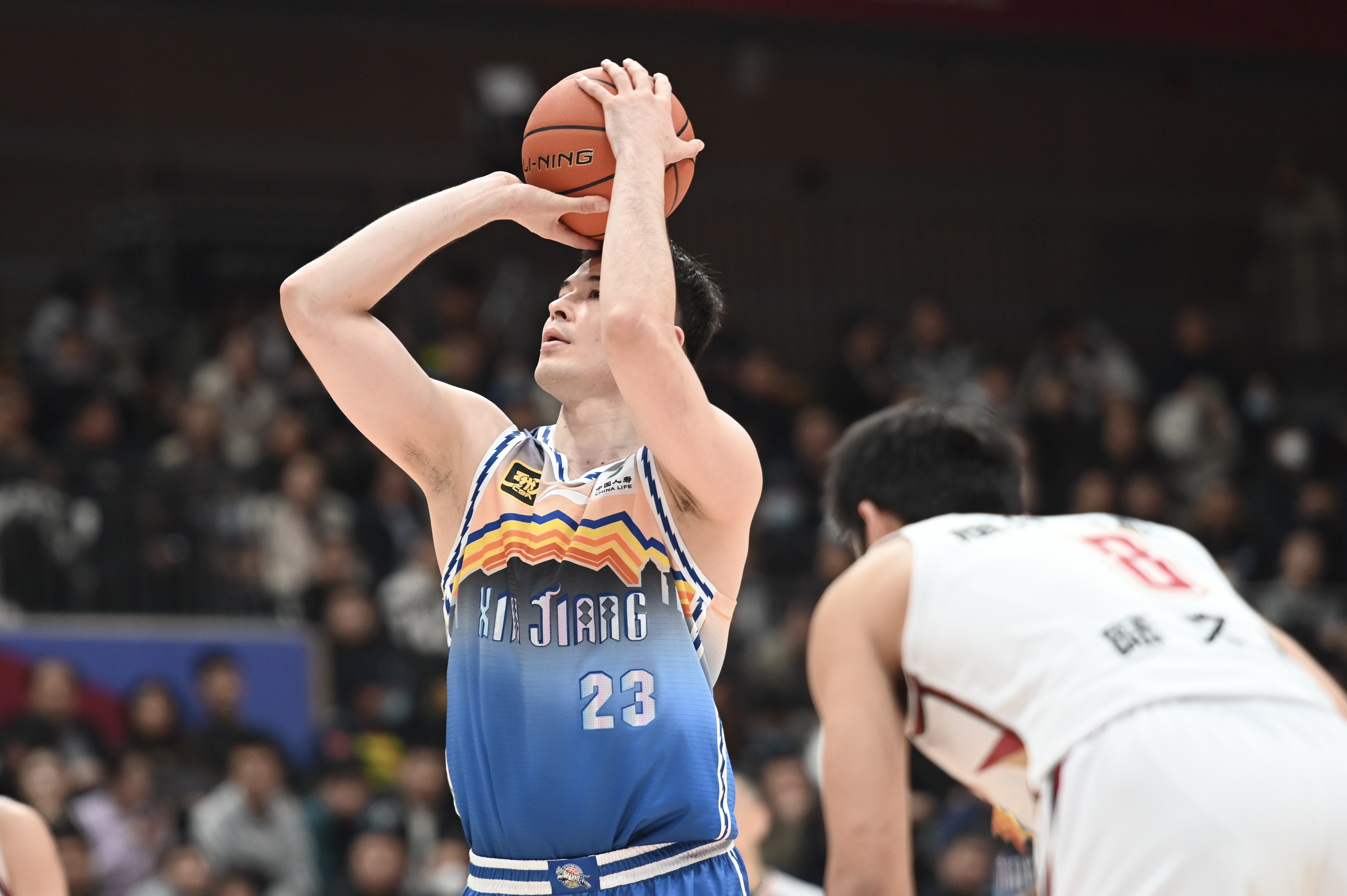  高效表現(xiàn)！阿不都沙拉木10中7拿下17分9板 其中4個前場板